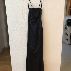 Spaghetti straps black dress